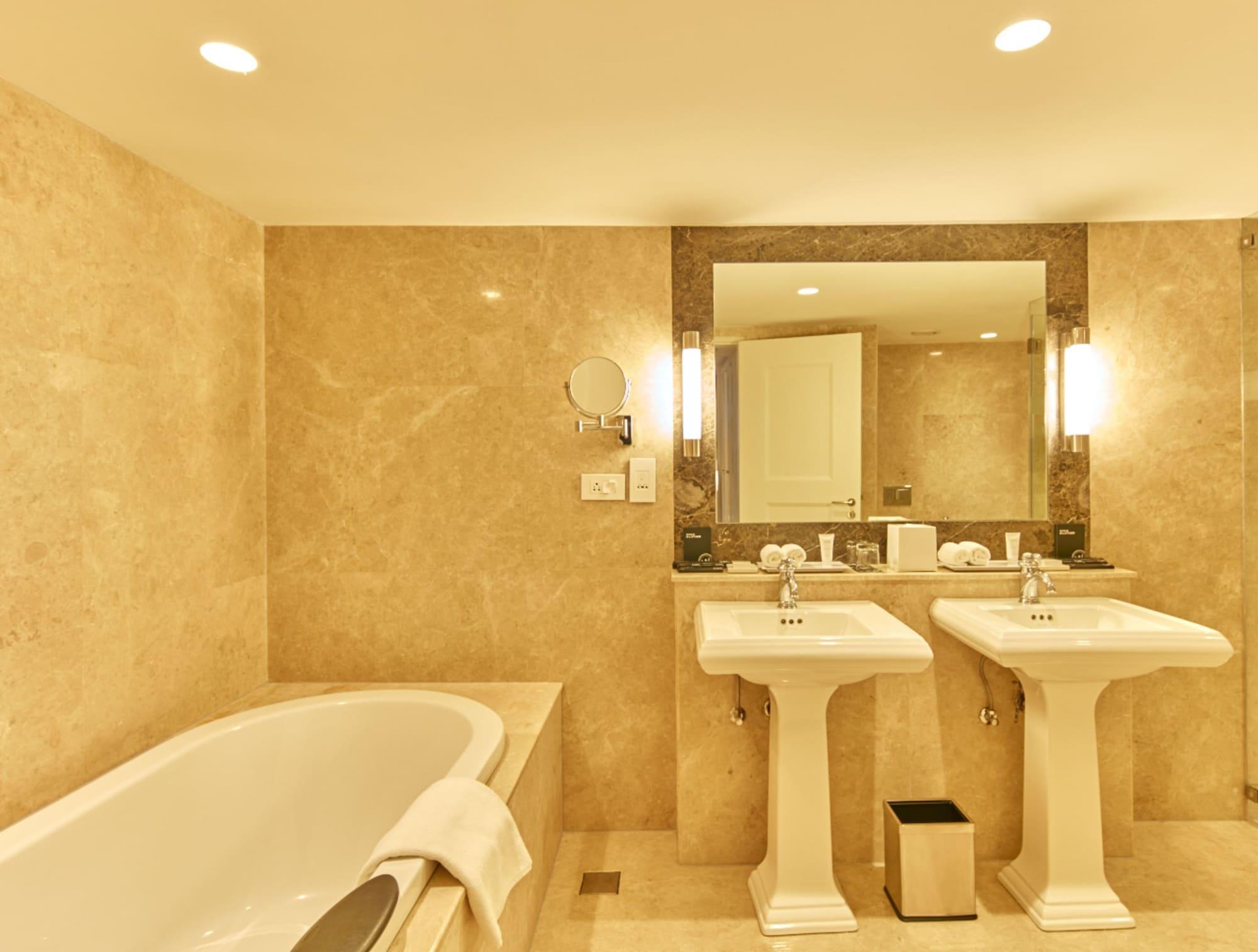The Waverly Hotel & Residences Bengaluru Zewnętrze zdjęcie