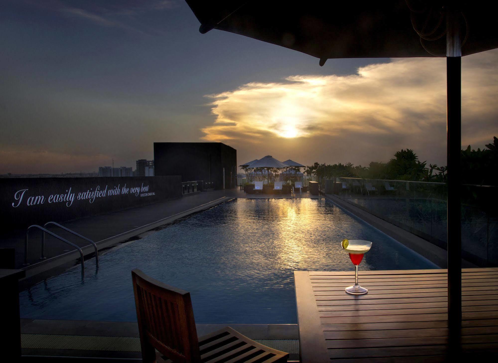 The Waverly Hotel & Residences Bengaluru Zewnętrze zdjęcie